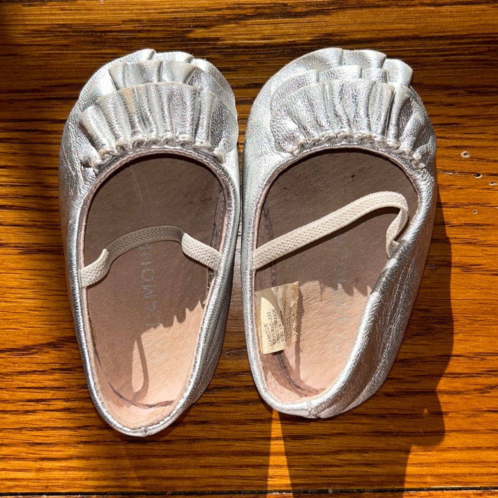 L’Amour Silver Leather Ruffle Mary Janes